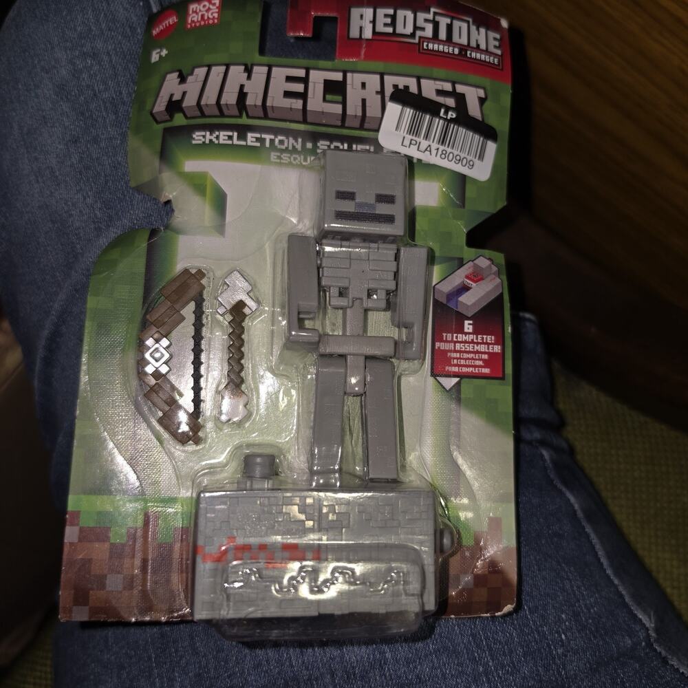 Mattel Minecraft Skeleton Action Figure NIP